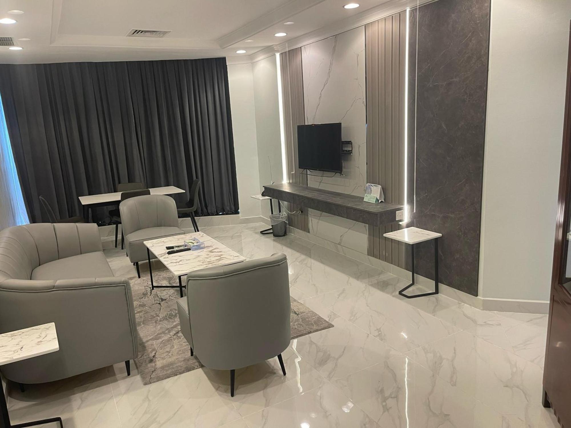Continental Suite Farwaniya Кувейт Экстерьер фото