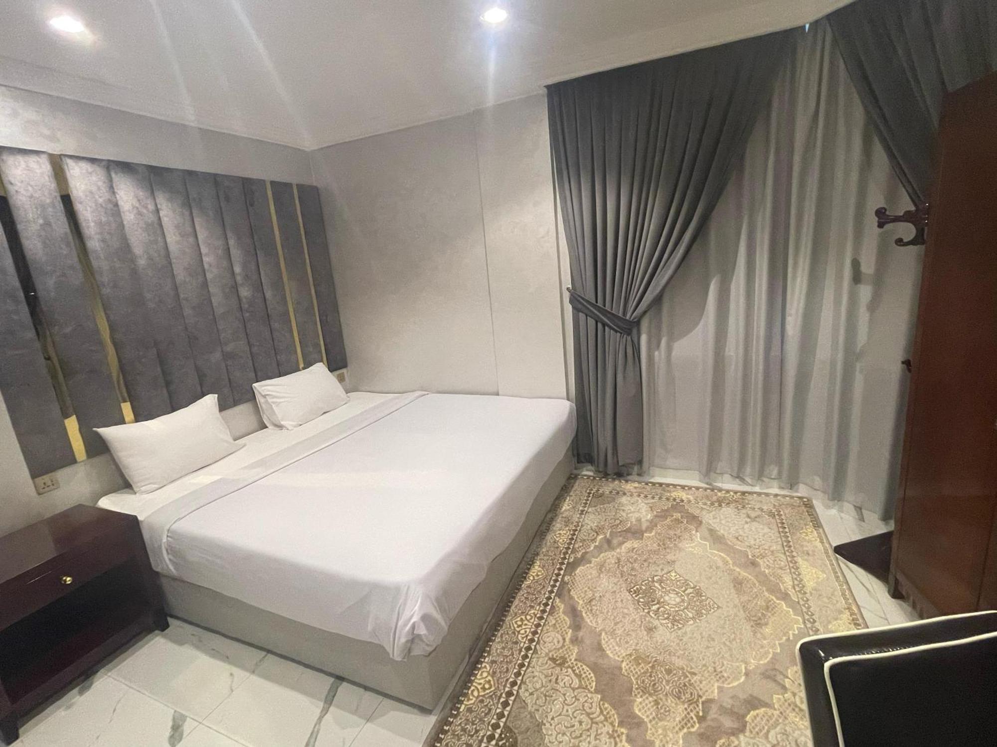 Continental Suite Farwaniya Кувейт Экстерьер фото