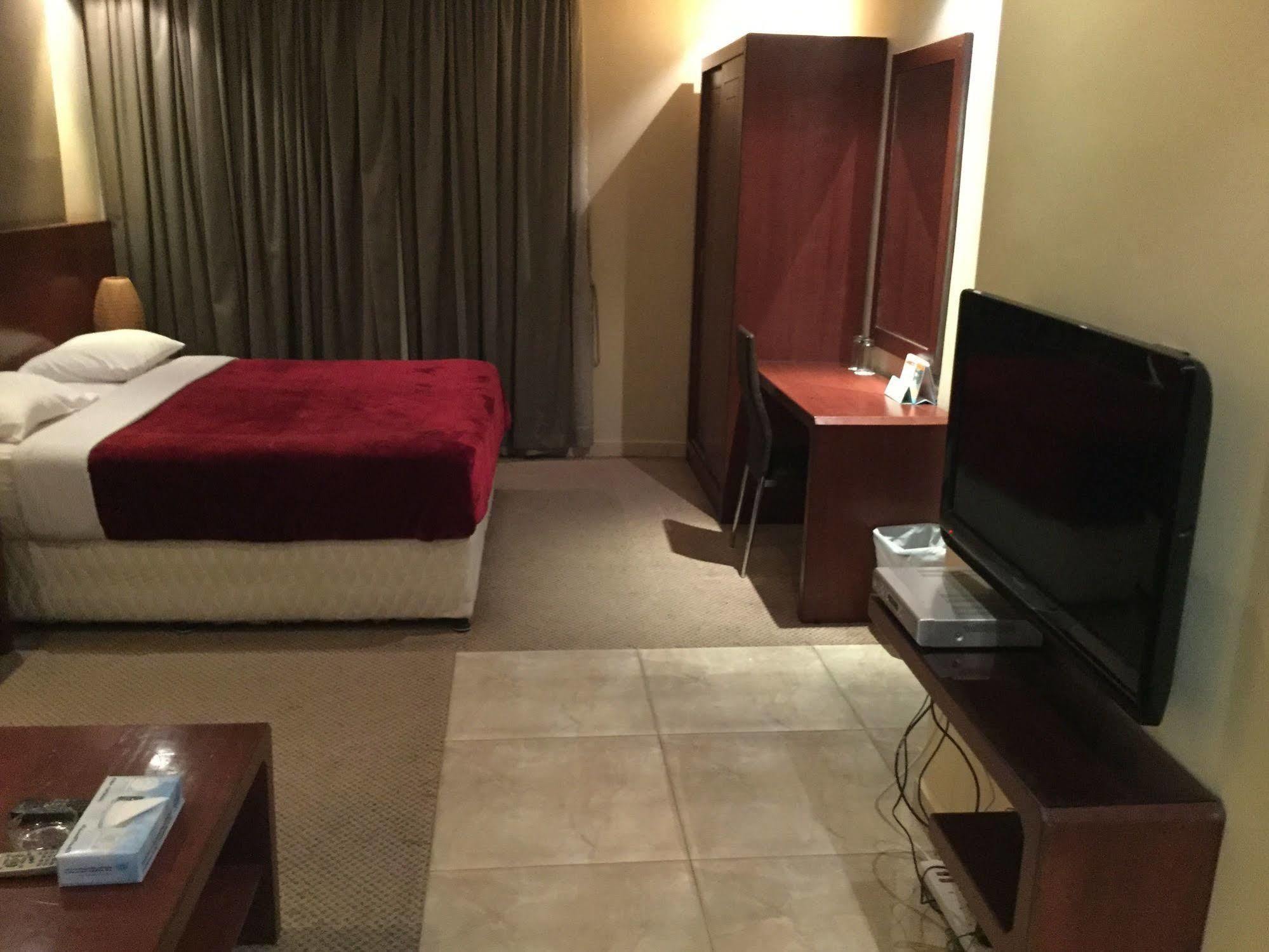 Continental Suite Farwaniya Кувейт Экстерьер фото